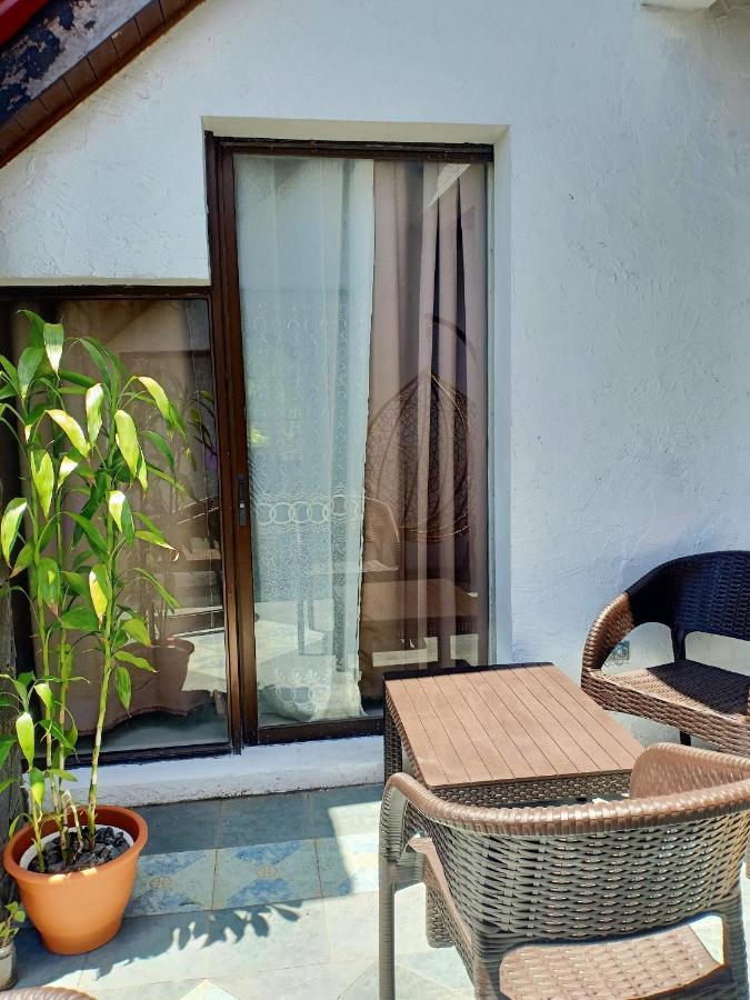 El Castillo Bed And Breakfast Angono Экстерьер фото
