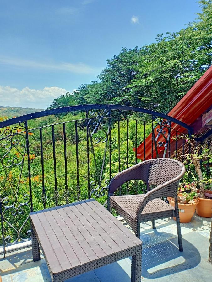 El Castillo Bed And Breakfast Angono Экстерьер фото