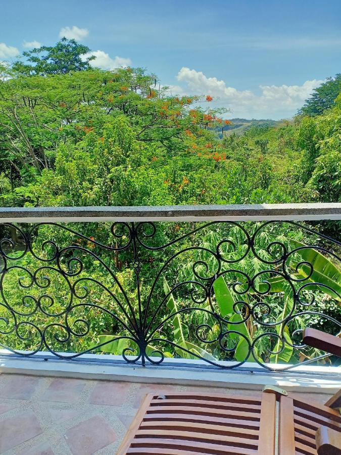 El Castillo Bed And Breakfast Angono Экстерьер фото