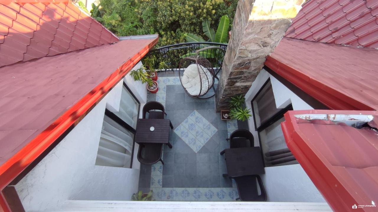 El Castillo Bed And Breakfast Angono Экстерьер фото