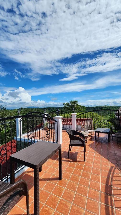 El Castillo Bed And Breakfast Angono Экстерьер фото