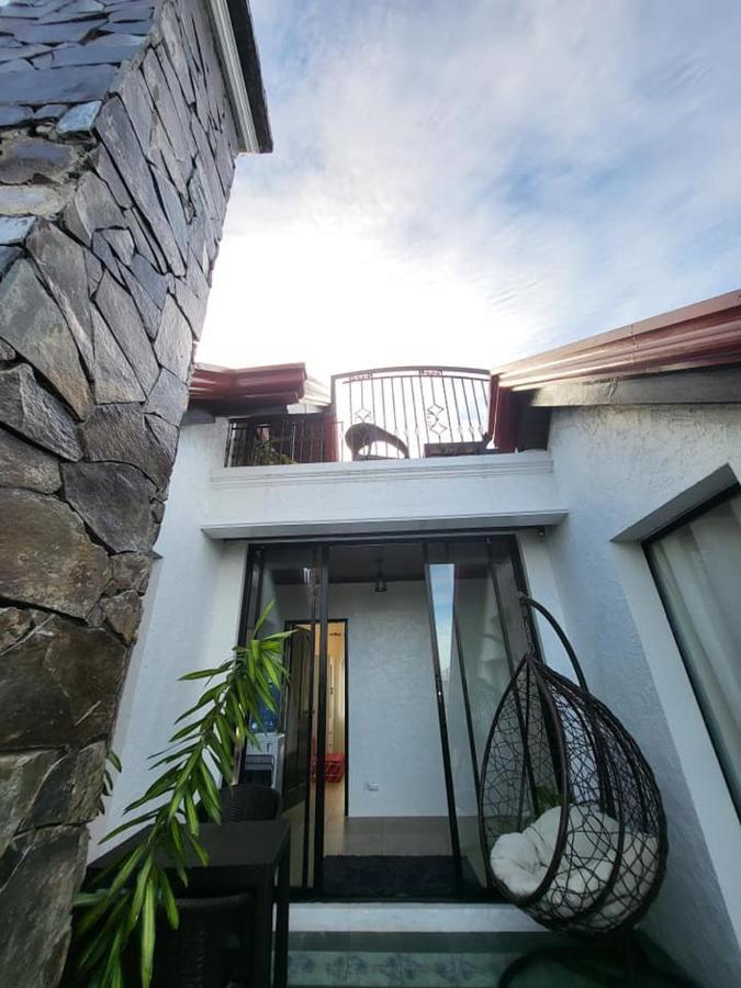 El Castillo Bed And Breakfast Angono Экстерьер фото