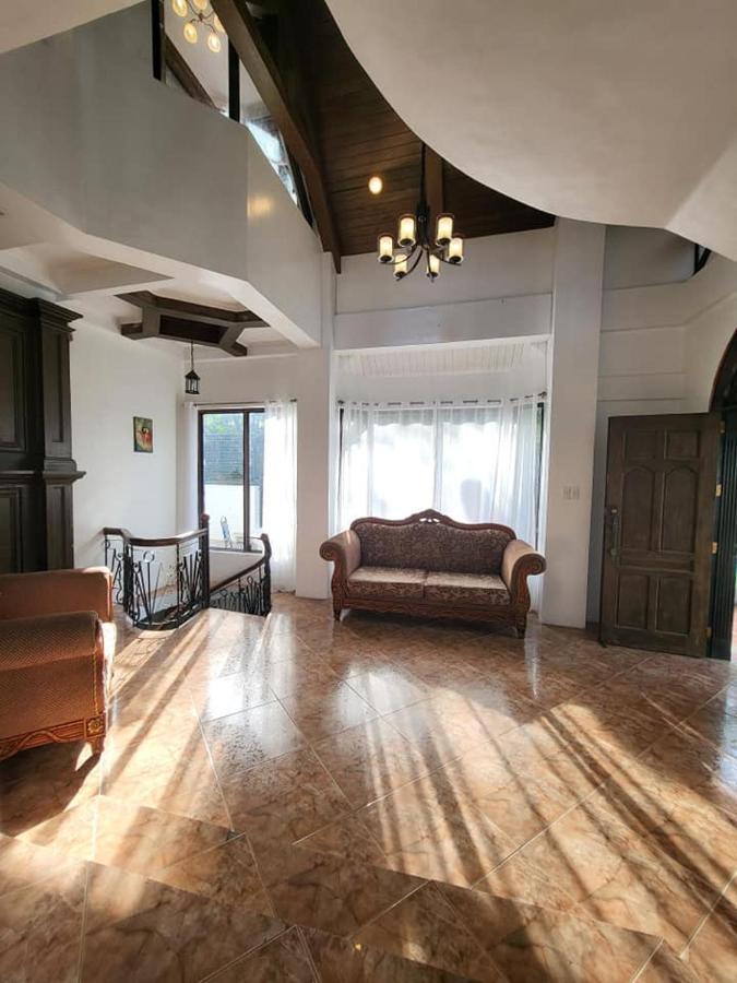 El Castillo Bed And Breakfast Angono Экстерьер фото
