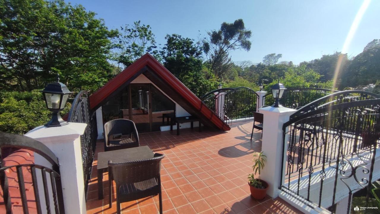 El Castillo Bed And Breakfast Angono Экстерьер фото